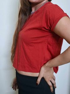 Casual cropped tee