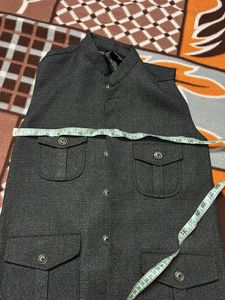 Stylish Gray Sleeveless Jacket