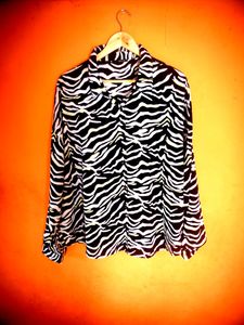 2xl QUIZ BRANDED SHIRT  Stylish Look