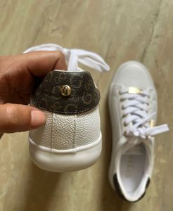 Sale 🔥GUESS Giella New Sneakers
