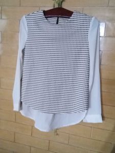 Chic Black &amp; White Patterned Blouse