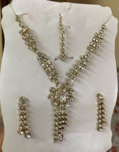 Stunning Rhinestone Jewellery Set