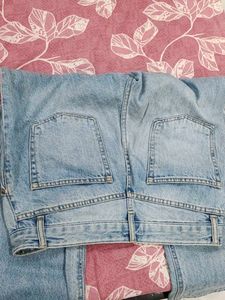 Light Wash Distressed Jeans