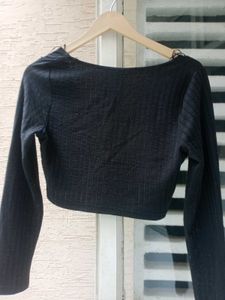 Black Long Sleeve Cropped Top
