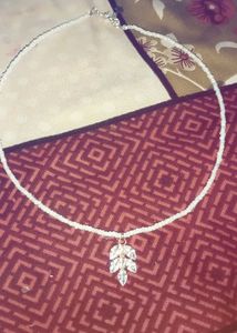 seeds beads necklace with leave stone pendent