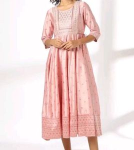 Elegant Pink Kurta with Intricate Embroidery