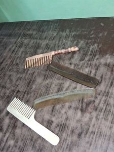 Vintage Comb Set of 4