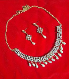 Elegant Pearl & Crystal Necklace Set