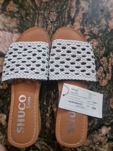 Brand new WHITE SHUCO FLATS