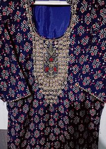 Zaari embroidered Printed Kurti for women