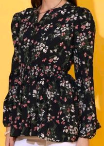 girls floral top M Size
