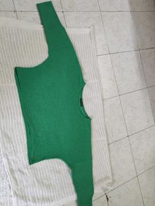 Stylish Green Cropped Long Sleeve Top