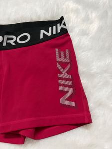 Nike Pro women shorts