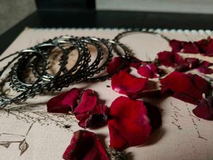 Elegant Black Bangles Set