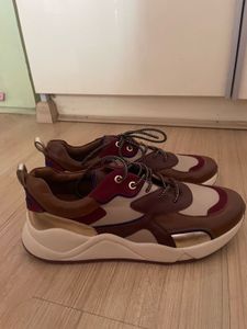 Stylish brown Women's Sneakers