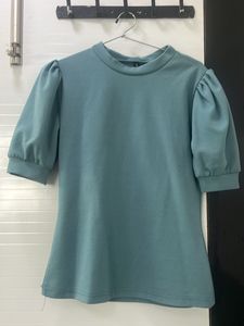 top with balloon sleeves