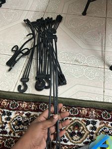 pot  of 8 Black Plastic Hangers