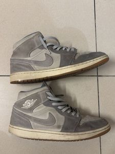 Air Jordan 1 Mid SE Grey Suede