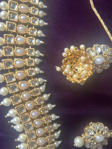 Elegant Pearl &amp; Crystal Necklace Set