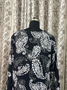 Stylish Black &amp; White Paisley Kurta