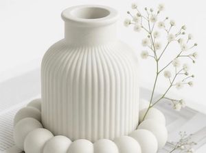Ribbed Vase with Bubble Tray