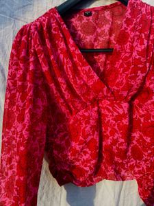 Chic Floral Print Ruched V-Neck Top 💗🛍️