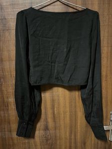 Chic Black Square Neck Ruched Crop Top