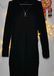 Chic Black Zip Neck Midi Dress