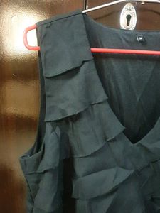 Black Sleeveless Top