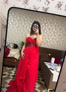 Stunning Red Embellished Gown❤️🎀🦋