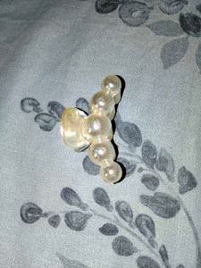 Elegant Pearl Hair Claw Clip