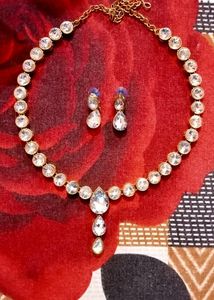 Stunning Crystal Necklace & Earring Set