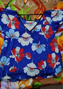 Vibrant Floral Print Short Sleeve Top