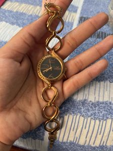 Stylish Laser Gold-Tone Bracelet Watch