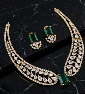 Stunning Emerald & Diamond Necklace Set