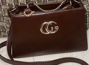Chic Brown Handbag 👜