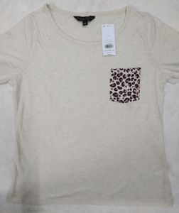 Beige T-shirt With Leopard Print Pocket