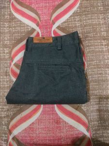 Grey Trousers+ Gift 🎁