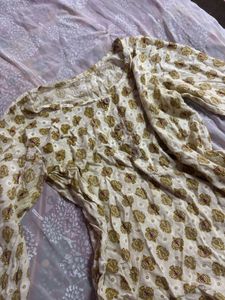 Buy 1 get one printed short kurti (Women’s)