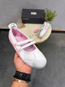 Onitsuka Girls