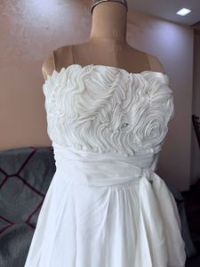 Elegant White Strapless Gown