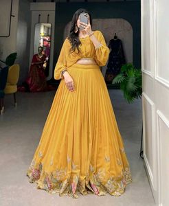 Beautiful Yellow Cord Set 💗