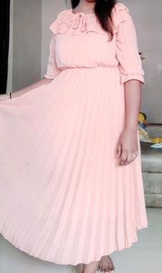 Beautiful pleated 2 in 1 off shoulder dress.               *CASH - 349*.                                      (send your offers for negotiation)