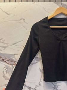 Classic Black Long Sleeve V-Neck Top