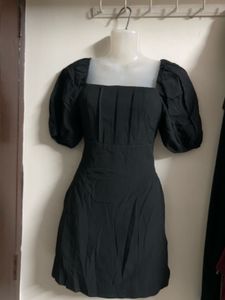 Chic Black Puff Sleeve Square Neck Dress