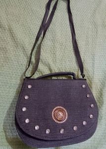 Dark 🌑 Gray Coloure Fashion Sling Bag