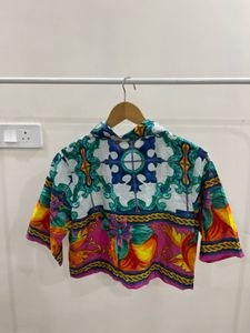 VIBRANT EMBELLISHED TROPICAL PRINT SHIRT