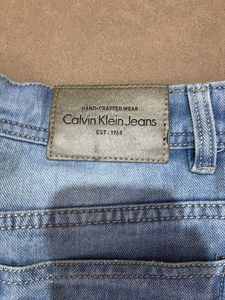 calvin klein jeans blue colour damaged good jean