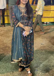 Blue Floral Printed Pure Cotton Naira Cut Suit