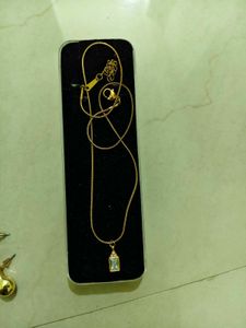 Gold Hoop Earrings Set